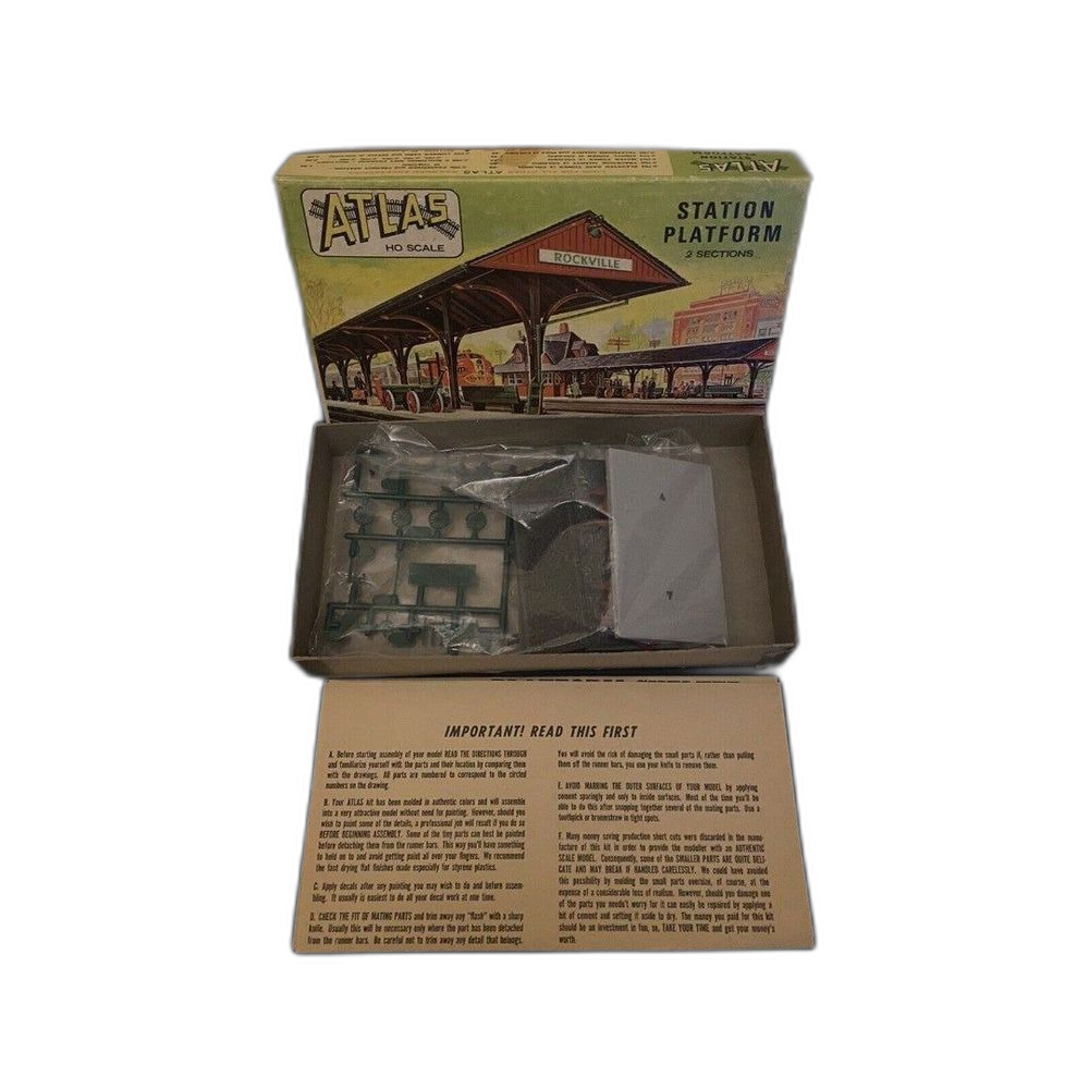 Atlas Model Kit 707-98 HO Scale Station Platform 2 Sections Unassembled